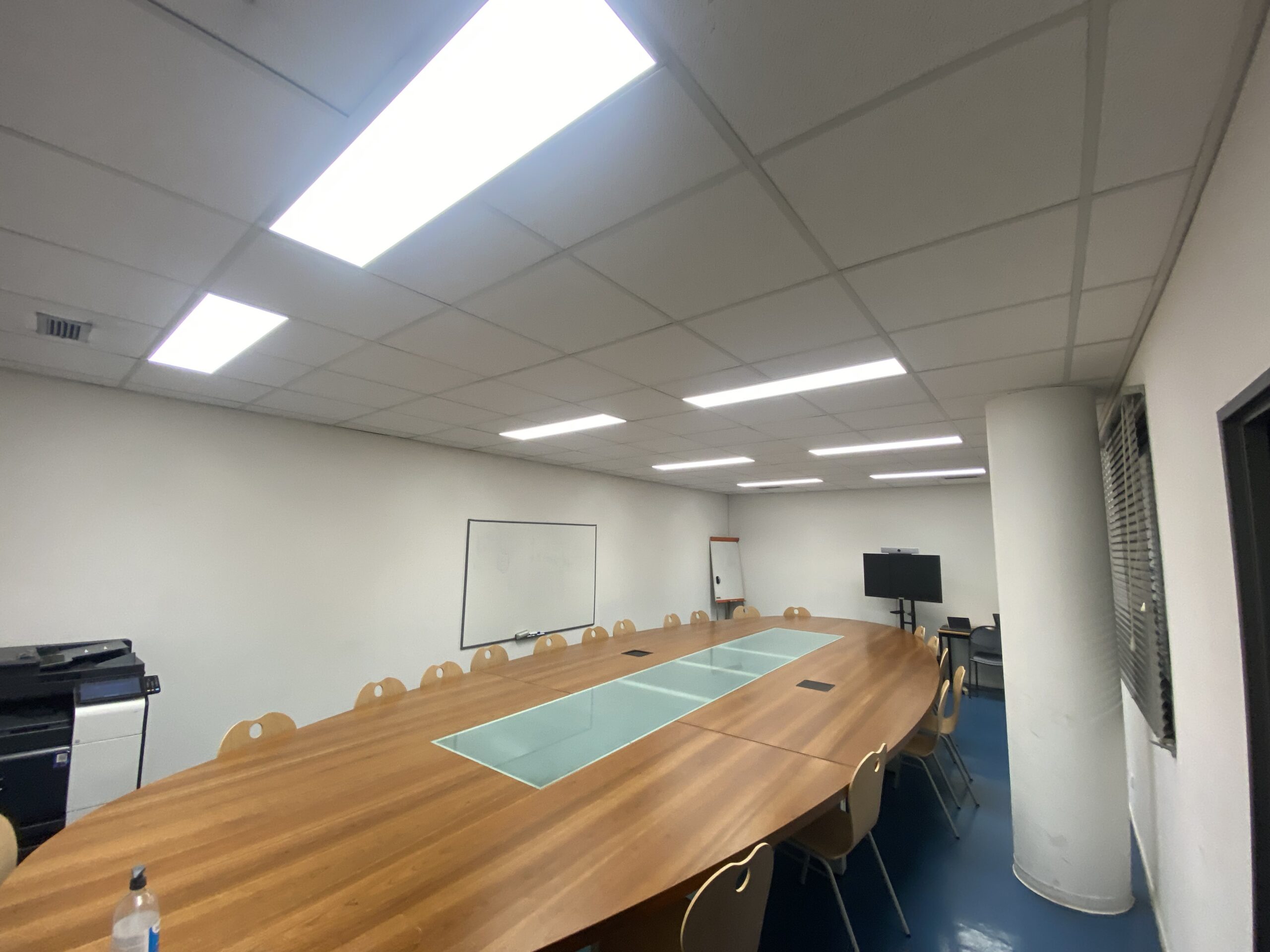 02 2022_bureau_gamme dalle_tertiaire_1200x300_rodi_ledpanel_1 (2)