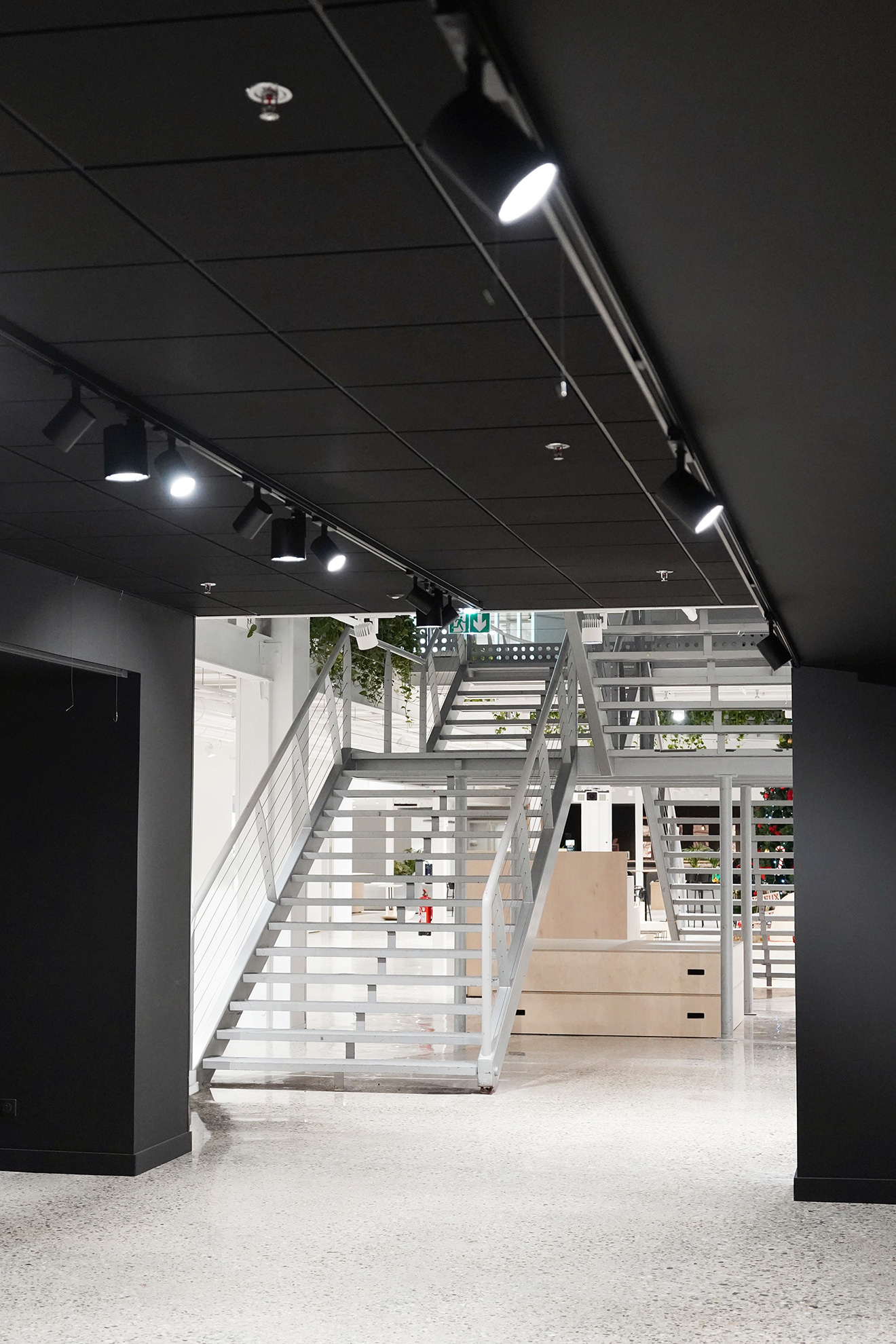 10-Salomon--Annecy-Design-Center-Disano-HD