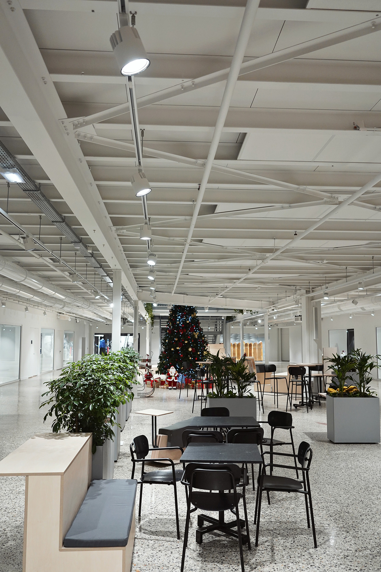 15-Salomon--Annecy-Design-Center-Disano-HD