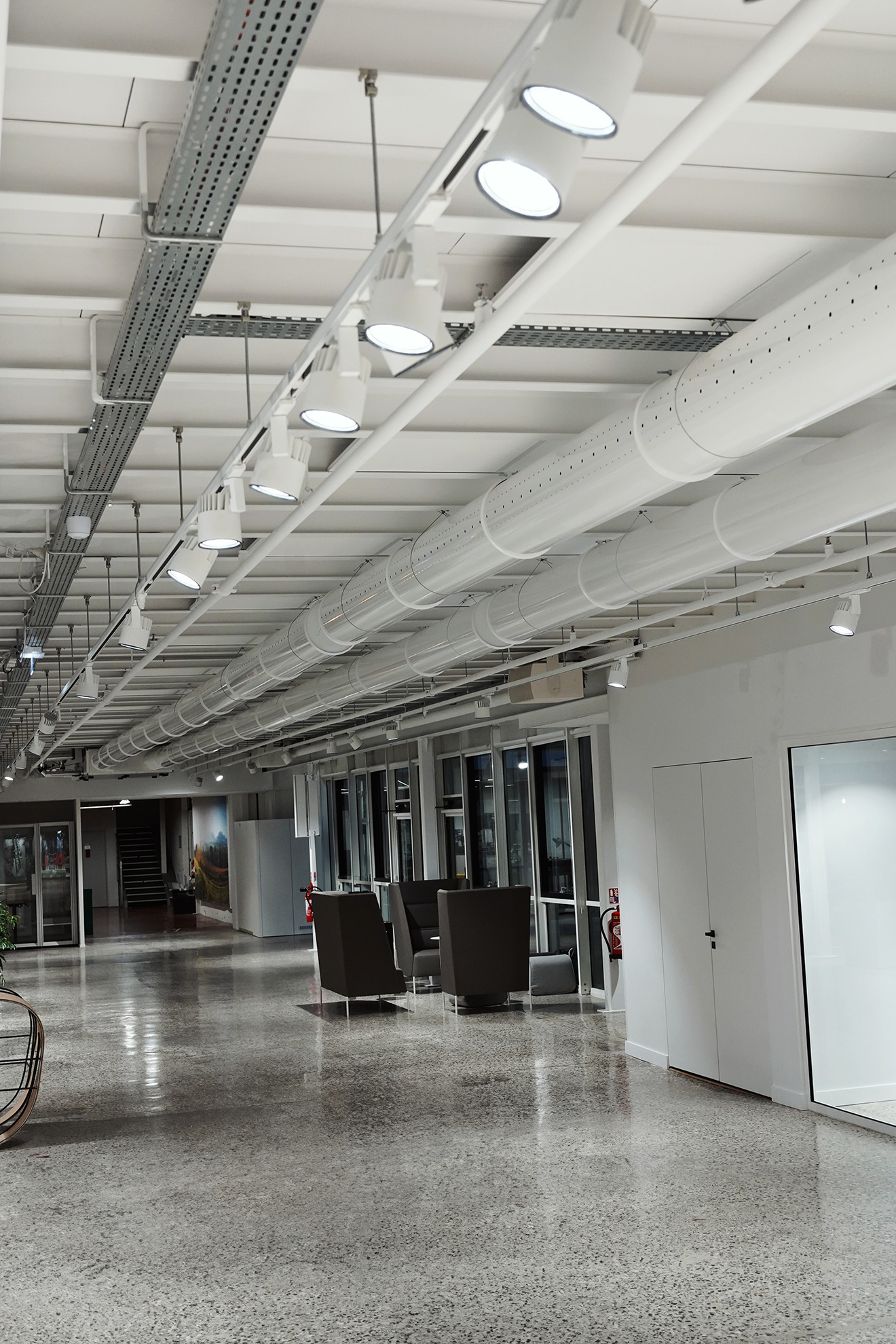 17-Salomon--Annecy-Design-Center-Disano-HD