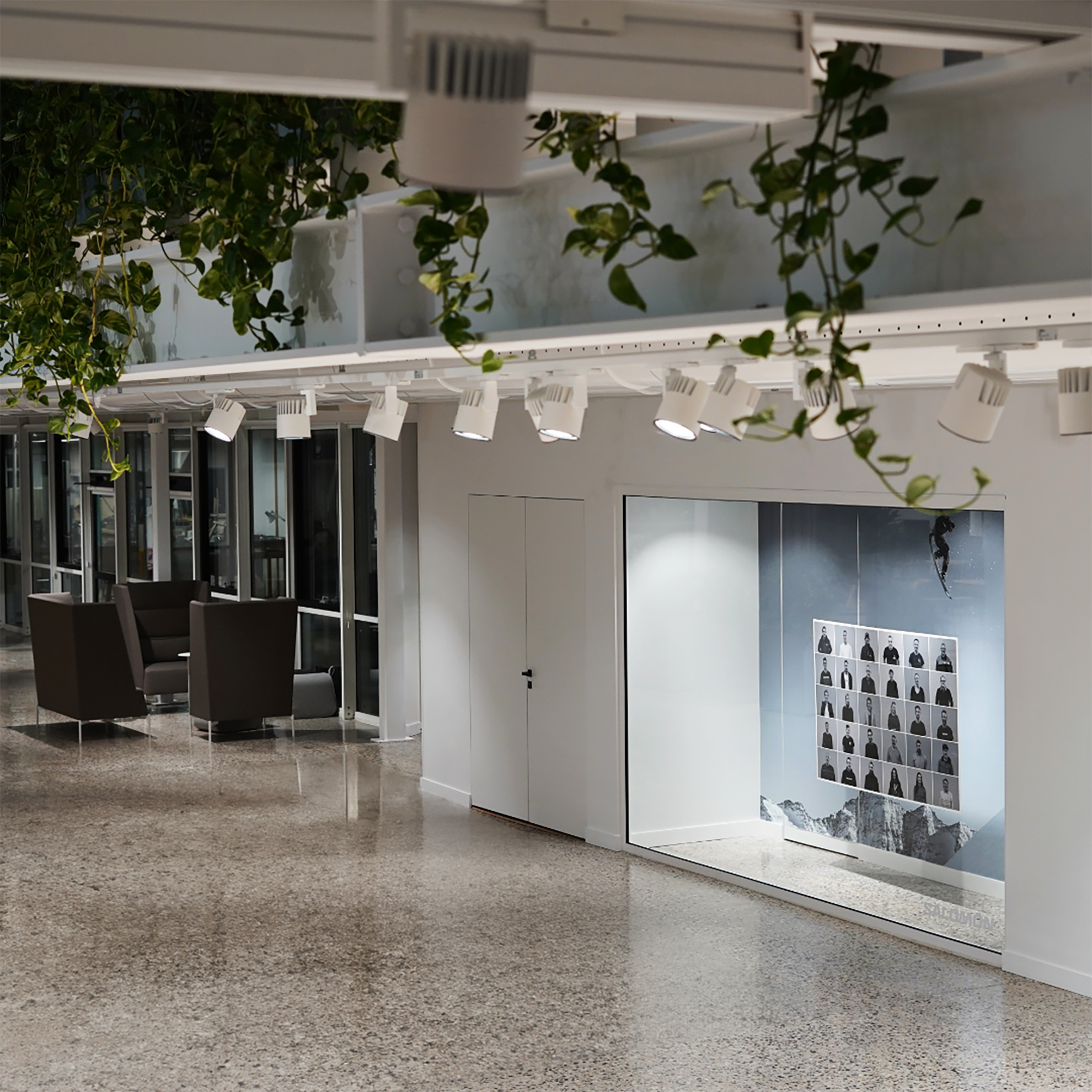 3-Salomon--Annecy-Design-Center-Disano-HD