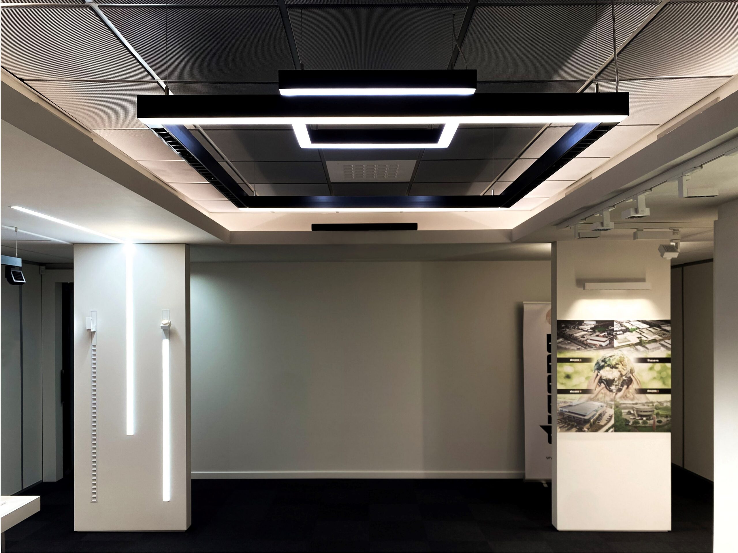 Liset 2.0_SQ double_suspension_showroom Disano